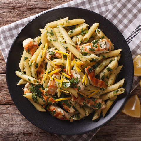 Pasta unica con pesto e straccetti di pollo